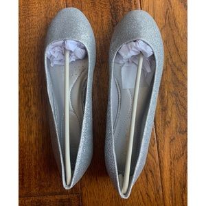 Dream Pairs dress flats, NEW IN BOX